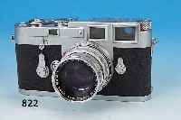 LEICA M3, NO. 835138, BJ. 1956 "DOUBLE STRO-KE", MIT SUMMICRON 50MM 1:2; MIT LEDERBEREIT- SCHAFTSTASCHE DAZU ZEISS IKON BELICHTUNGSMES- ...