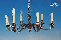 DECKENLAMPE, DEUTSCH, UM 1920, VERZIERTER MESSINGGUß, 6 BRENNSTELLEN, H. MIT KETTE/D. CA. 60/65 CM, ELEKTR. NICHT GEPRüFT