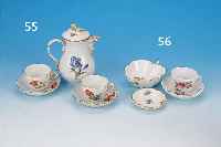 KONVOLUT PORZELLAN, MEISSEN, VIER MOKKATAS- SEN, DREI UNTERTASSEN, EINE SCHALE UND EIN FINGERSCHäLCHEN, 20. JH., MEIST 2. WAHL, BUNT BEMALTER ...