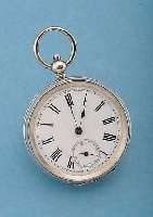 OFFENE HERRENTASCHENUHR, REF.-NR. 124599, SCHWEIZ UM 1900, 800ER SILBER, SCHLüSSELAUF- ZUG, WOHL FüR DEN ENGL. MARKT, EMAILBL. FEIN HAARR. M. ...