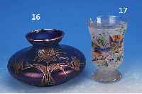 BECHERGLAS, DEUTSCH, UM 1850, FARBL. GLAS, GEäTZTER DEKOR MIT BUNTER EMAILMALEREI, DARSTELLUNG VON PARADIESVOGELPäRCHEN IN ...