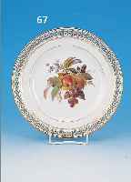 TELLER, MEISSEN, UM 1860-80, 1. WAHL, PORZELLAN, RAND IN DURCHBRUCHARBEIT, MITTIG FEINE BUNTE MALEREI EINES OBSTBOUQUETS, D. CA. 22 CM