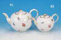 TEEKANNE, MEISSEN, UM 1924-33, 1. WAHL, PORZELLAN, BUNTE STREUBLUMENMALEREI, GOLDRAND,H. CA. 14 CM