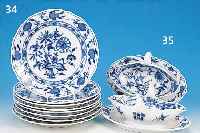 8 TELLER, MEISSEN, UM 1870-1900, 2. WAHL, PORZELLAN, BLAUES ZWIEBELMUSTER, D. JE CA. 24.5 CM, ZWEI BESTOßEN