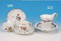 ZWEI MOKKATASSEN MIT UNTERTASSEN, NYMPHENBURG,20ER JAHRE, PORZELLAN, BLUMENDEKOR, H. 5/4 CM
