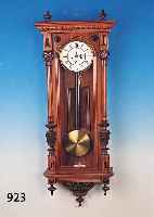 WANDUHR, GUSTAV BECKER, UM 1880, VERZIERTES UND GESCHNITZTES HOLZGEHäUSE OHNE AUFSATZ, GESCHNITZTE KAPITELLE UND BASEN, DREISEITIG VERGLAST, ...