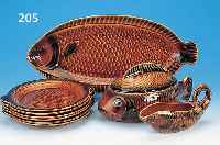 FISCHSERVICE, SARREGUEMINES, FRANKREICH, WOHL 70ER JAHRE, STEINGUT, BUNT STAFFIERT, TELLERDM. CA. 24 CM, BEST. AUS EINER GROßEN PLATTE, ...
