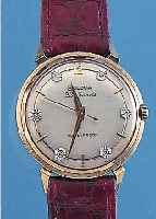 BULOVA HERRENARMBANDUHR, USA UM 1956, GG 585/000, BODEN GEDR., AB HERST. WASSERGESCH., VERS. BLATT, TEILW. STD.-ZEICHEN NACHTR. M. IN WG GEF. ...