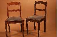 VIER BIEDERMEIERSTüHLE, DEUTSCH, UM 1840/50, HELLES OBSTHOLZ, GEDRECHSELT, ALTERSSPUREN
