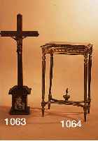 GROßES KRUZIFIX, DEUTSCH, UM 1850-80, EICHE MASSIV, CHRISTUS LINDE GESCHNITZT UM 1850, KREUZ ETWAS SPäTER, UNTERER TEIL MIT PIETA ...