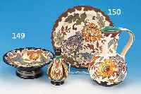FUßSCHALE UND VASE, GOUDA, 2. HäLFTE 20. JH., STEINGUT, BUNT BEMALT, D. 23.5 CM