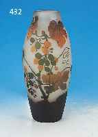 VASE, ARSALL, SCHLESIEN, 20ER JAHRE, FARBLOSES GLAS ZWEIFACH üBERFANGEN, WEIN- TRAUBENMOTIV, GESCHNITTEN, GESCHLIFFEN UND GEäTZT, ...