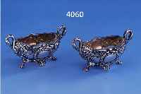 PAAR SALZSCHäLCHEN, FRANKREICH UM 1900, KLASSIZIST. MOTIV MIT SCHWäNEN, MEISTERMARKE UNGED., ORIG.GLASEINSäTZE, SAMMELW.