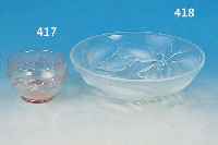 SCHALE, LöTZ, UM 1902, FARBLOSES GLAS, H. 7 CM, D. 9.8 CM, MIT ROSAFARBENEN EIN- SCHMELZUNGEN