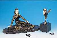 SKULPTUR, FRANKREICH, 30ER JAHRE, S. MELANI, KOPF UND HäNDE AUS ZELLULOID BE- MALT, METALL BRONZIERT, AUF MARMORSOCKEL, L. 50 CM, ...