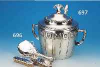 TOILETTENSET, WMF, UM 1910, METALL VERSIL- BERT, GEOMETRISCHER JUGENDSTILDEKOR, BEST AUS: HANDSPIEGEL M. FACETT. EINSATZ, 2 BüRSTEN, ...