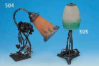 TISCHLAMPE, CROISMARE, SIGN., 30ER JAHRE, FARBL. GLAS, PATE-DE-VERRE, ZWISCHEN DEN SCHICHTEN STREIFIG ORANGE U. BLAU EINGEPUDERT,EISENFUß ...
