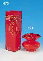 ZWEI KL. VASEN, WOHL LöTZ, 30ER J., ROTES U. SCHWARZES GLAS, AUSGEZOGENE RäNDER, H. 10 CM