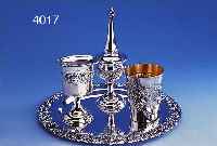 4-TEIL. HAVDALASET, 925ER SILBER, TEILVERGOL- DET, BEST. AUS RUNDEM TABLETT, BECHER, LICHTHALTER UND BESIMOMBüCHSE IN TüRMCHENFORM,H CA. 17.5 ...