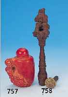 PFEIFENSTOPFER UND SIEGEL, DEUTSCH, 19. JH., HOLZ UND EISEN, H. 14/4.5 CM, PFEIFENSTOPFER REICH FIGüRLICH GESCHNITZT