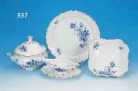 SPEISESERVICE, HUTSCHENREUTHER, 60ER JAHRE, CHATEAU BLEAU, FORM DRESDEN, PORZELLAN, BLAUER BLUMENDEKOR, LITHOGR. MIT GOLDSTAFFAGE,KOMPLETT ...