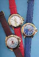 KONVOLUT: 4 RUSSISCHE ARMBANDUHREN SERIE WOSTOK, ALLE AKTUELLE PRODUKT., VERSCH. MOTIVE, ORIG.-KARTON, BED.-ANL., ALLE METALL- GEH. VERG., ...