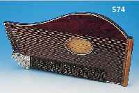 ZITHER, DEUTSCH, UM 1925, MIT ANLEITUNG, NOTEN, HERSTELLERKORRESPONDENZ UND ZUBEHöR, IM HOLZKASTEN MIT SCHLüSSEL, L. ...