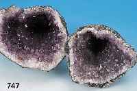 KONV. 2 AMETHYSTDRUSEN, ZENTRALBRASILIEN, ZART LILA- BIS DUNKELLILA, GLEICHMäßIGER KRISTALLBESATZ, DüNNWANDIG, CA. 33 UND 22 CM
