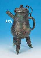 DREIBEINGEFäß, CHINA, 10.-8. JH. V. CHR., BRONZE, MäANDERDEKOR, GRüN PATINIERT MIT CUPRITBILDUNG, H. CA. 31 CM