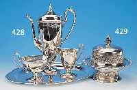 KAFFEESET, UM 1910, USA, BESTEHEND AUS: PLATTE, MILCHKANNE, ZUCKERKANNE UND KAFFEE- KANNE, METALL VERSILBERT, FLORALER DEKOR, LOUSINIA, ...