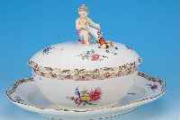 DECKELSCHüSSEL, MEISSEN, UM 1760, PORZELLAN, 20 X 30 CM, PUTTO-DECKELBERKRöNUNG MIT FüLLHORN, ...