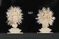 ZWEI ELFENBEINSCHNITZEREIEN, WOHL MüNCHEN, UM 1680-1720, H. 11-11.5 CM, MARIA AUF DER WELTKUGEL UND, JOSEF MIT ...