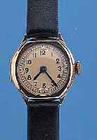 KONVOLUT: 3 GOLDDAMENARMBANDUHREN FüR DEN DEUTSCHEN MARKT, 2X ZENTRA, 1X ANONYM, ALLE GG 585/000, ZEITL., GEFERT. UM 1938-CA. 1964, LEDERB., 2X ...