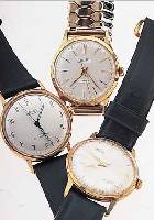 KONVOLUT: 6 ZENTRA HERRENARMBANDUHREN FüR DEN DEUTSCHEN MARKT, AUS LAGERBEST. UM 1965, ALLE METALL VERG., 2X M. LEDERB., HIER DOPPEL-TE STOßS. ...