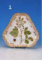 SCHALE, ROYAL KOPENHAGEN, FLORA DANICA, 90ER JAHRE, PORZELLAN, SCHöNE BEMALUNG, REICHE GOLDSTAFFAGE, L. CA. 21 X 23 CM
