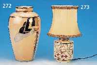 TISCHLAMPE, FRANKREICH, LALLEMANT, UM 1930, STEINGUT, BEIGE GLASIERT MIT ROT-SCHWARZER ABSTRAKTER MALEREI, SCHIRM SEK., ELEKTRIFI- ZIERUNG ...