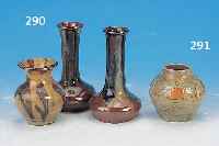 KLEINE VASE, SIGN. BEYER, PARIS, UM 1899-1905, KERAMIK, HELLGRüN GLASIERT MIT ORANGE- FARBENEM, GEOMETRISCHEM DEKOR, H. CA. 6 CM, BEST.
