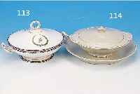DECKELSCHüSSEL MIT UNTERTELLER, THEODORE HAVI-LAND LIMOGES, DEKOR SUZANNE LALIQUE, 30ER JAHRE, PORZELLAN, SELADONGRüN GLASIERT, MIT ...