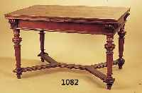 TISCH, GRüNDERZEIT, UM 1890, NUßBAUMFURNIER, Z.T. MASSIV, ALTERSBEDINGT BE-SCHäDIGT BZW., REST.BEDüRFTIG, AUSZIEHBAR, M. 73 X ...