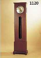 STANDUHR, UHRENFABRIK MAUTHE SCHWENNINGEN, UM 1930/40, EICHENGEHäUSE, SEITLICHE SCHALL- öFFNUNGEN, MESSINGZIFFERBLATT, VERSILBERTER ...