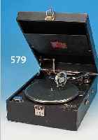 REISEGRAMMOPHON UND 50 PLATTEN, POLYPHON, 30/40ER JAHRE, 14 X 29 X 39 CM, BELEDERUNG BESCH., ALTERSSCHäDEN, PLATTEN ...