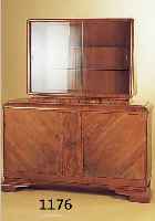AUFSATZVITRINE, DEUTSCH, 30 JAHRE, WURZELNUßFURNIER, OBERTEIL VERGLAST, CA. 168 X 140 X 54 CM, MIT ALTERSBEDINGTEN GEBR.-SPUREN
