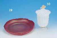 DECKELGEFäß, MURANO, UM 1890/1900, OPALIN- GLAS, RILLENDEKOR, BESTE QUALITäT, DECKELBE- KRöNUNG IN FORM EINER BLüTE, PART. EINGEPU- DERTER ...