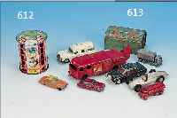 KONVOLUT AUS 8 AUTOS U. TUNNEL, UM 1930-65, BEST. AUS: RENNWAGEN, MäRKLIN, L. 11 CM; POLIZEIAUTO, GAMA, MERCEDES 220 S, MIT STäR- KEREN ...