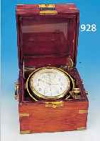 MARINE-CHRONOMETER "KIROW", UM 1958, DREI- TEILIGER VERGLASTER EDELHOLZKASTEN, MIT MESSINGMONTUREN, VERSILBERTES ZIFFERBLATT MIT ...