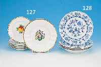 FüNF TELLER, TEICHERT IN MEIßEN, UM 1900, PORZELLAN, BLAUE BEMALUNG, ZWIEBELMUSTER, D. 24 CM, 2 FLACHE UND 3 TIEFE TELLER