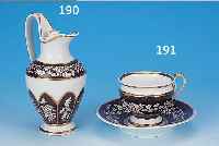 HENKELKäNNCHEN, KPM, BERLIN, UM 1820, PORZELLAN, H. 18 CM, GOLDSTAFFAGE BERIEBEN, MIT DECKEL