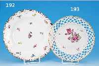 TELLER, MEISSEN, UM 1880/90, , PORZELLAN, D. 25 CM, STREUBLüMCHEN, GOLDRAND