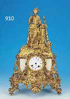PENDULE, FRANKREICH, UM 1860/70, VERZIERTER MESSINGGUßSOCKEL MIT ALABASTEREINLAGEN, FIGU- RENBEKRöNUNG EINER SCHNITTERIN, SPRITZGUß ...