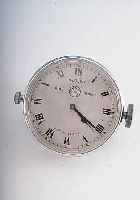 JAEGER PARIS 8-TAGE-EINBAUUHR, HIER AUF ACRYLERSATZSTäNDER, EINBAUD. CA. 80 MM, VERS. BLATT, FERT. SCHWEIZ UM 1935, GEHFäHIG/ INTAKT, ...